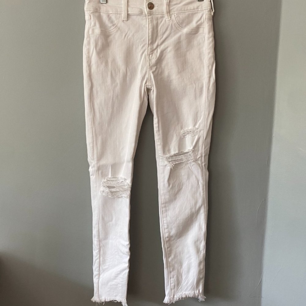 American Eagle White Ripped Jeans